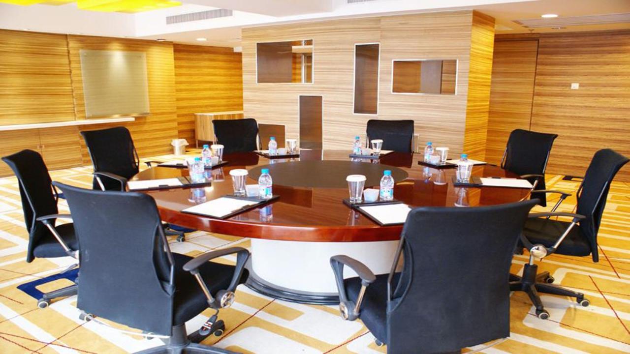 Holiday Inn Binhai Tientsin Dış mekan fotoğraf